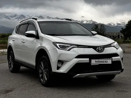 Toyota RAV4 2014 года за 9 300 000 тг. в Алматы