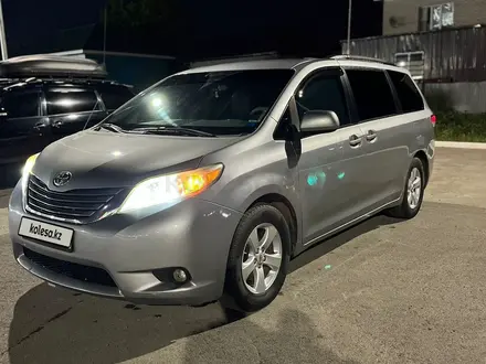 Toyota Sienna 2012 года за 11 000 000 тг. в Актобе – фото 6