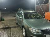 Volkswagen Passat 2006 года за 2 900 000 тг. в Петропавловск – фото 2