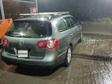 Volkswagen Passat 2006 года за 2 900 000 тг. в Петропавловск – фото 4