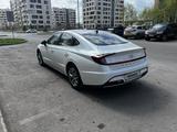 Hyundai Sonata 2021 года за 12 000 000 тг. в Астана – фото 2