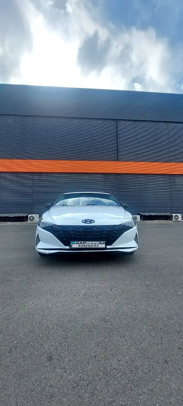 Hyundai Elantra, 2024