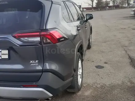 Toyota RAV4 2021 года за 15 300 000 тг. в Алматы – фото 4