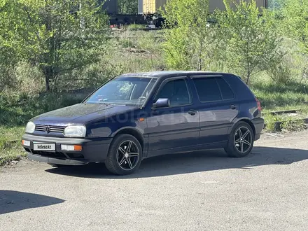 Volkswagen Golf 1995 года за 1 700 000 тг. в Караганда – фото 2