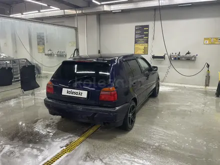 Volkswagen Golf 1995 года за 1 700 000 тг. в Караганда – фото 6