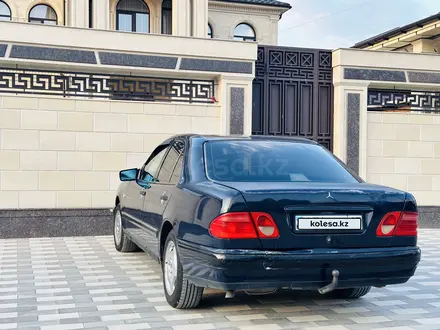 Mercedes-Benz E 230 1997 года за 2 700 000 тг. в Шымкент – фото 17