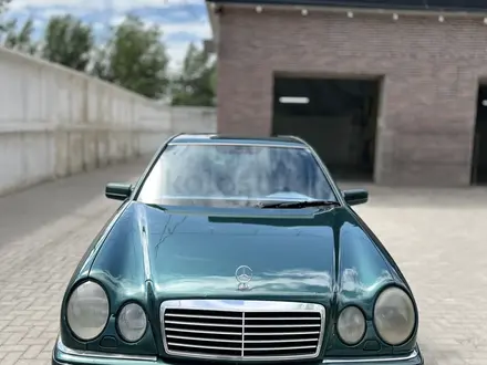Mercedes-Benz E 230 1997 года за 2 500 000 тг. в Алматы – фото 2