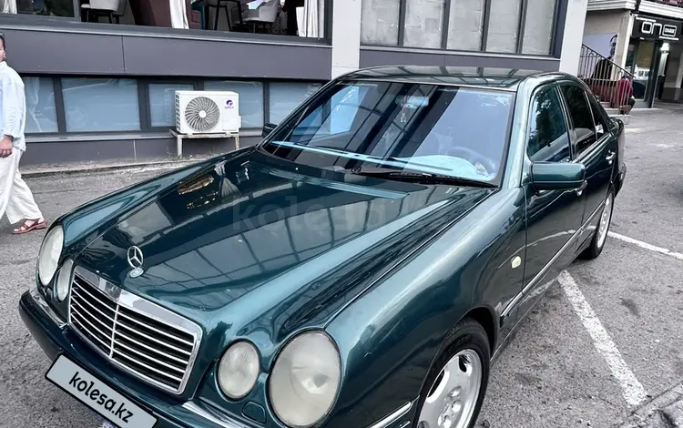 Mercedes-Benz E 230 1997 года за 2 500 000 тг. в Алматы