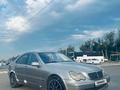 Mercedes-Benz C 180 2002 года за 2 900 000 тг. в Алматы – фото 4