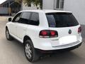 Volkswagen Touareg 2008 года за 5 490 000 тг. в Алматы – фото 2