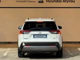 Toyota RAV4 2021 года за 14 700 000 тг. в Атырау – фото 5