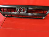 Решетка радиатора Toyota 4Runner 215 (2003-2005) дорестайлинг за 25 000 тг. в Алматы