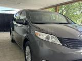 Toyota Sienna 2015 годаfor11 000 000 тг. в Актау – фото 2