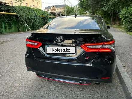 Toyota Camry 2021 года за 15 300 000 тг. в Алматы – фото 8