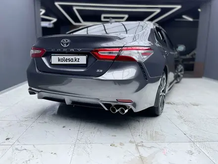 Toyota Camry 2020 года за 13 500 000 тг. в Алматы – фото 17