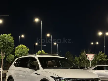 Volkswagen Tiguan 2021 года за 15 700 000 тг. в Алматы – фото 14