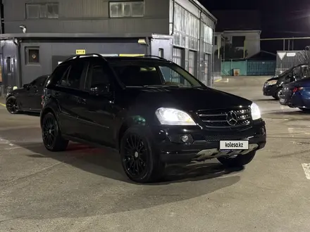 Mercedes-Benz ML 500 2005 года за 8 000 000 тг. в Алматы – фото 2