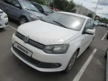 Volkswagen Polo 2013 года за 1 610 380 тг. в Алматы