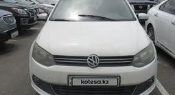 Volkswagen Polo 2013 года за 1 610 380 тг. в Алматы – фото 2