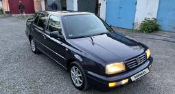 Volkswagen Vento 1997 годаfor2 695 000 тг. в Караганда – фото 2