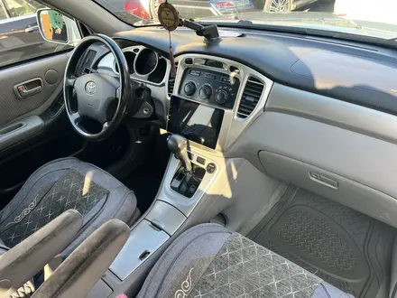 Toyota Highlander 2004 года за 7 600 000 тг. в Алматы – фото 5