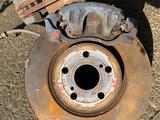 Тормозные диски задние на Toyota Avensis T250 2.0 2.4 за 25 000 тг. в Алматы – фото 2
