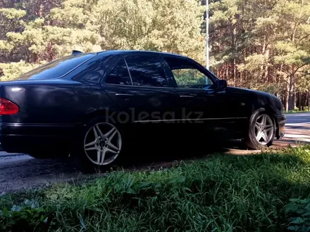 Mercedes-Benz E 220 1997 года за 2 000 000 тг. в Астана – фото 7