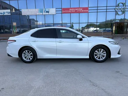 Toyota Camry 2018 года за 12 200 000 тг. в Жанаозен – фото 6