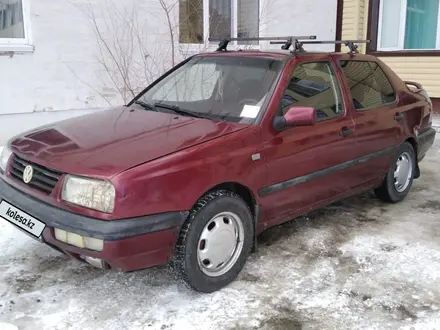 Volkswagen Vento 1993 года за 1 100 000 тг. в Уральск – фото 2