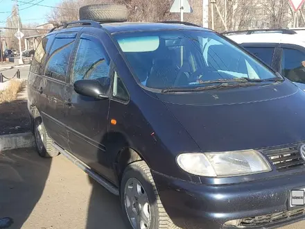 Volkswagen Sharan 2000 года за 2 500 000 тг. в Уральск – фото 4