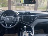Toyota Camry 2019 года за 14 500 000 тг. в Караганда – фото 3