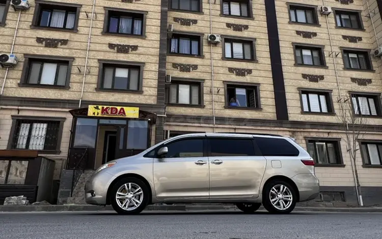 Toyota Sienna 2016 года за 14 300 000 тг. в Актау