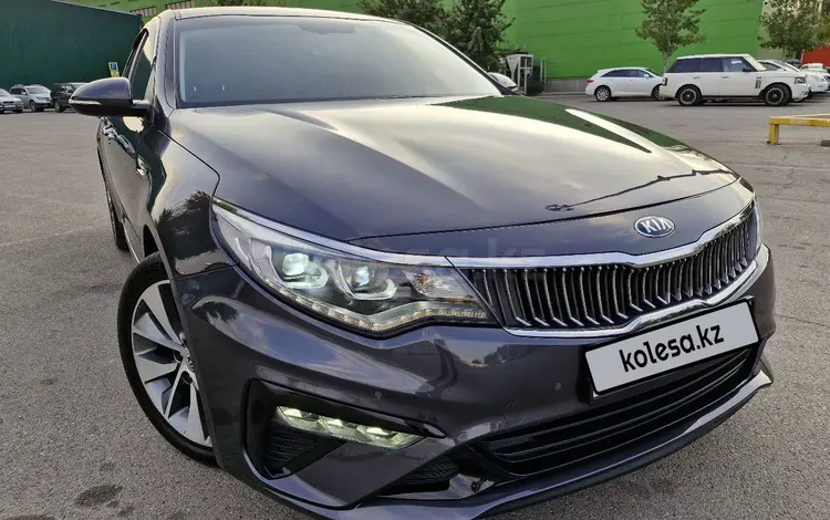 Kia K5 2018 года за 9 850 000 тг. в Алматы