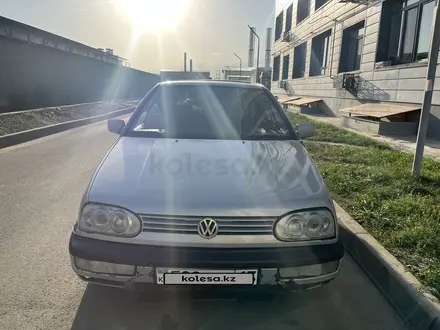 Volkswagen Golf 1994 года за 1 250 000 тг. в Алматы