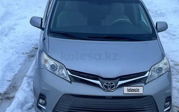 Toyota Sienna 2013 года за 8 100 000 тг. в Актобе