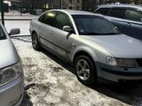 Volkswagen Passat 1999 года за 1 900 000 тг. в Актобе – фото 4