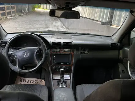 Mercedes-Benz C 200 2001 года за 2 400 000 тг. в Алматы – фото 7