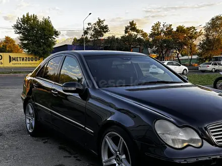 Mercedes-Benz C 200 2001 года за 2 400 000 тг. в Алматы – фото 5