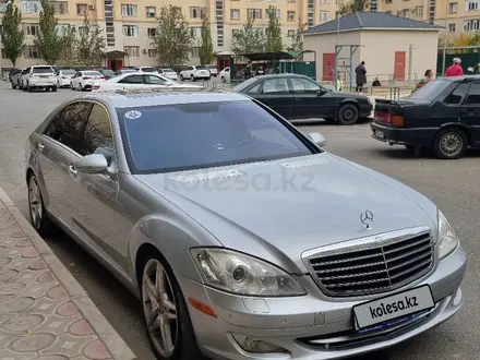 Mercedes-Benz S 550 2007 года за 8 000 000 тг. в Актау – фото 2