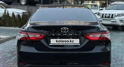 Toyota Camry 2021 года за 16 500 000 тг. в Тараз – фото 2