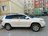 Toyota Highlander 2013 годаүшін8 800 000 тг. в Актау