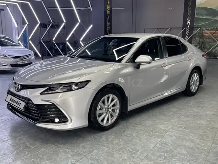 Toyota Camry 2021 года за 14 000 000 тг. в Семей