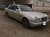 Mercedes-Benz E 280 1996 года за 2 200 000 тг. в Атырау – фото 2