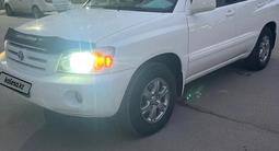 Toyota Highlander 2005 годаfor7 500 000 тг. в Актау