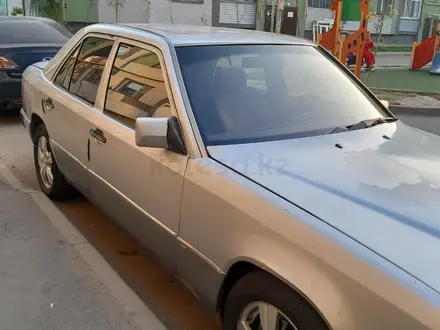 Mercedes-Benz E 230 1992 года за 1 300 000 тг. в Алматы