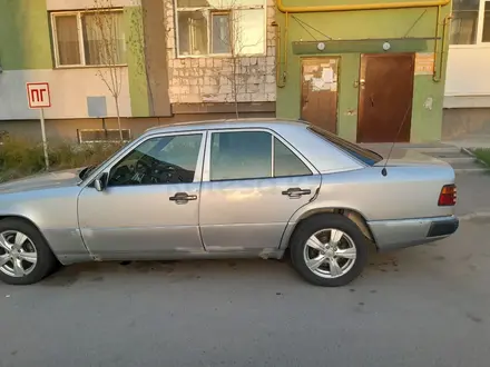 Mercedes-Benz E 230 1992 года за 1 300 000 тг. в Алматы – фото 3