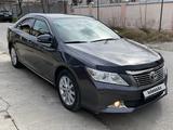 Toyota Camry 2014 года за 11 200 000 тг. в Шымкент – фото 2