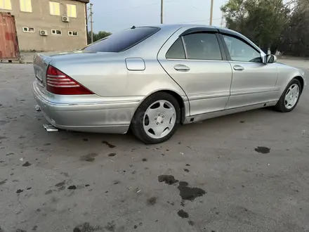 Mercedes-Benz S 430 1999 года за 3 700 000 тг. в Мерке – фото 4