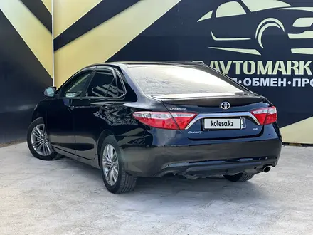 Toyota Camry 2017 года за 10 500 000 тг. в Атырау – фото 4