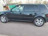 Volkswagen Golf 2001 годаүшін3 500 000 тг. в Астана